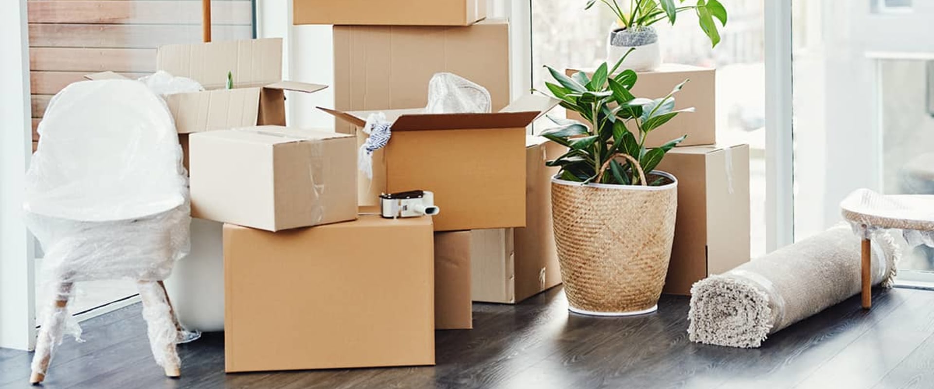 The Benefits of Using Moving Companies for Packing and Unpacking Services